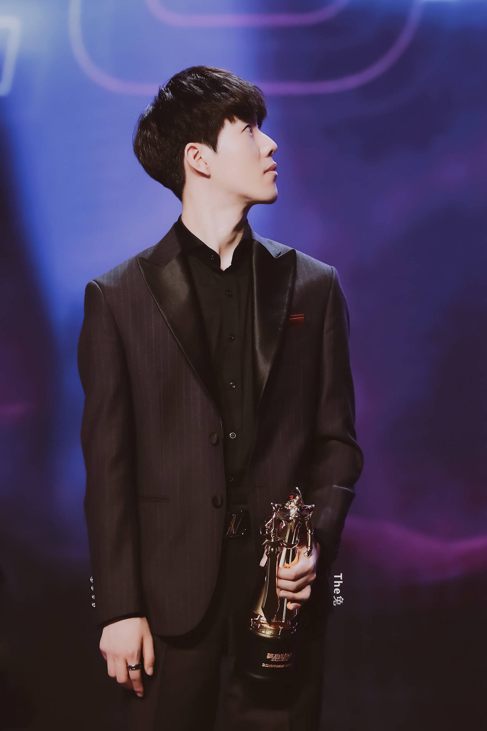 坚韧不拔的 坚韧不拔的